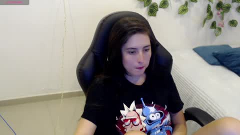 Snapshot of taniadevil_69 chatting on 01.10.25 Tania  online show from 01.10.25
