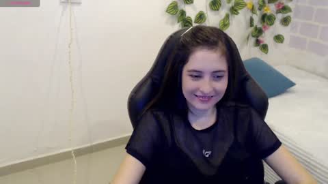 Snapshot of taniadevil_69 chatting on 01.23.25 Tania  online show from 01.23.25