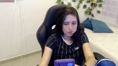 Snapshot of taniadevil_69 chatting on 02.01.25 Tania  online show from 02.01.25