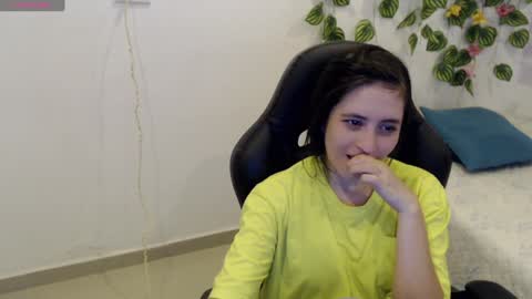 Snapshot of taniadevil_69 chatting on 02.05.25 Tania  online show from 02.05.25