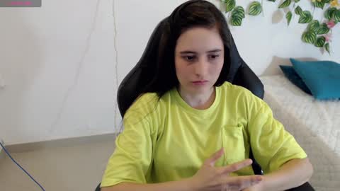 Snapshot of taniadevil_69 chatting on 02.07.25 Tania  online show from 02.07.25