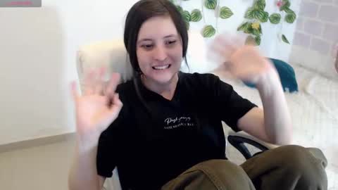 Snapshot of taniadevil_69 chatting on 10.19.25 Tania  online show from 10.19.25