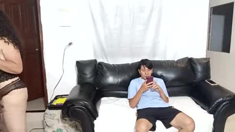 taniamilf69 online show from 11.24.25