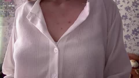 Mia online show from 04.21.26