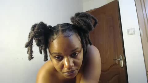 Snapshot of tannia004 chatting on 06.14.26 tania online show from 06.14.26