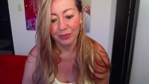 Snapshot of tanyagrace chatting on 07.24.26 Christmas online show from 07.24.26