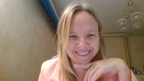 Snapshot of tanystar chatting on 11.30.25 tanystar online show from 11.30.25