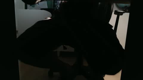 Snapshot of tap_b chatting on 04.11.26 Patrick online show from 04.11.26
