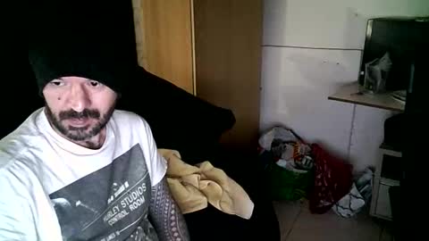 Snapshot of tarado_skype_cam chatting on 12.20.25 tarado_skype_cam online show from 12.20.25