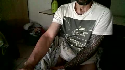 Snapshot of tarado_skype_cam chatting on 12.22.25 tarado_skype_cam online show from 12.22.25