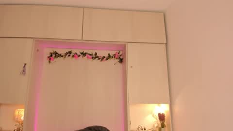  T A R A  online show from 03.22.26