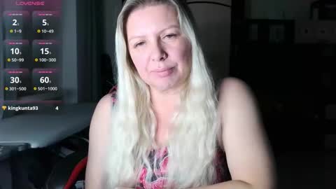 Snapshot of tasha__moon chatting on 10.22.25 Tasha Moon online show from 10.22.25