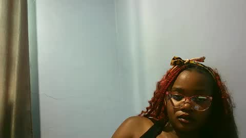 Snapshot of tashacutey chatting on 01.04.25 Tasha online show from 01.04.25