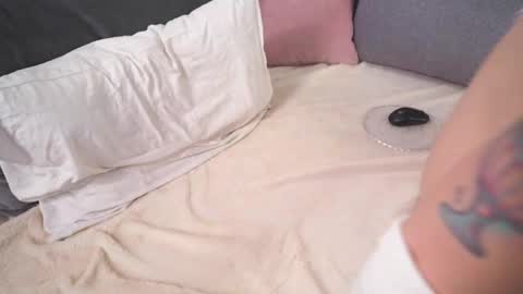 Snapshot of tasty_tomato chatting on 12.17.25 RHEA pronanciation like Reya online show from 12.17.25