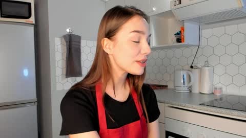 Snapshot of tate_angel chatting on 12.15.24 Tate online show from 12.15.24