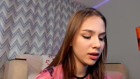 Snapshot of tate_angel chatting on 02.05.25 Tate online show from 02.05.25