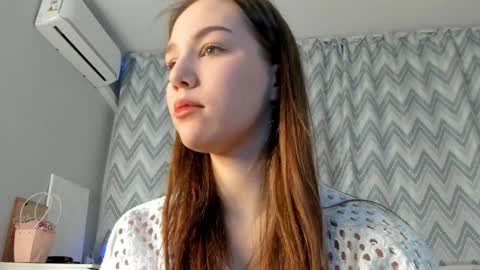 Snapshot of tate_angel chatting on 02.07.25 Tate online show from 02.07.25