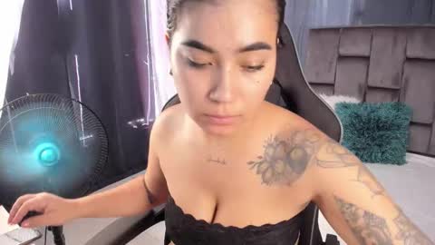 Snapshot of tati_jones chatting on 09.29.25 Tatiana online show from 09.29.25