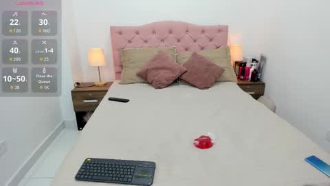 Snapshot of tatiana_ayala chatting on 11.03.25 Tatiana Ayala online show from 11.03.25