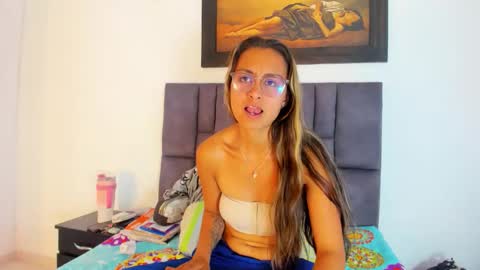 Snapshot of tatiana_valencia chatting on 05.05.26 Tati online show from 05.05.26