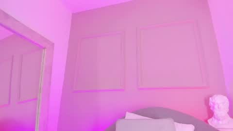 Snapshot of tatii_moon chatting on 06.13.26 Tati online show from 06.13.26