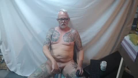 Snapshot of tatsdude chatting on 07.20.26 inkbator online show from 07.20.26
