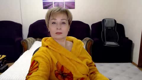Snapshot of tattease chatting on 04.22.26 Tattease online show from 04.22.26