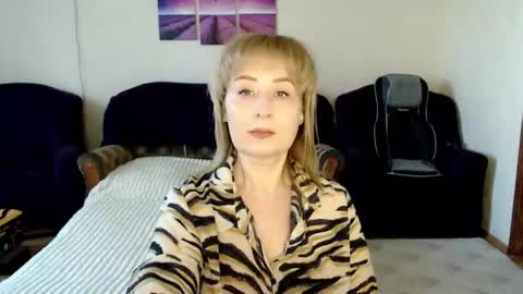 Snapshot of tattease chatting on 05.05.26 Tattease online show from 05.05.26