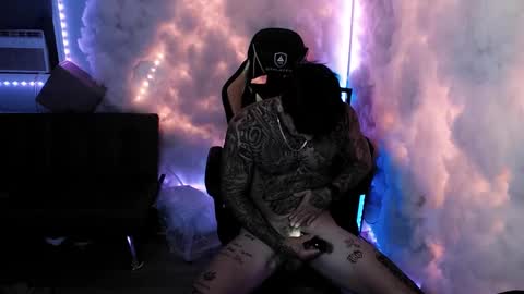 Snapshot of tatted_daddy69 chatting on 10.05.25 tatted_daddy69 online show from 10.05.25