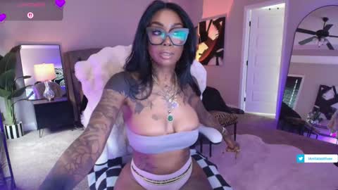 Tatted Queen online show from 03.30.26