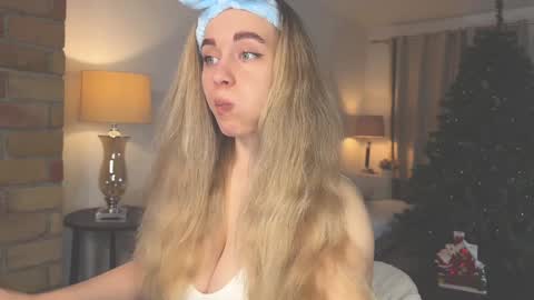 Snapshot of tatti_1 chatting on 12.13.24 Tata online show from 12.13.24