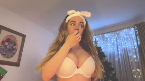 Snapshot of tatti_1 chatting on 12.26.24 Tata online show from 12.26.24