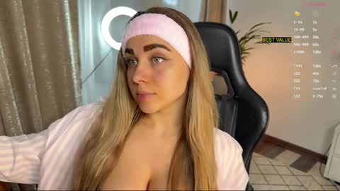 Snapshot of tatti_1 chatting on 09.29.25 Tata online show from 09.29.25