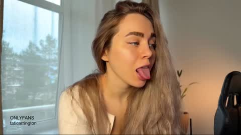 Snapshot of tatti_1 chatting on 10.29.25 Tata online show from 10.29.25