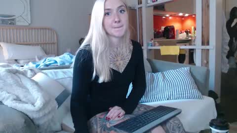 tattoobbgirl online show from 02.12.25