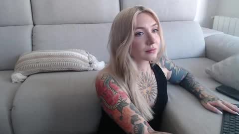 tattoobbgirl online show from 09.19.25