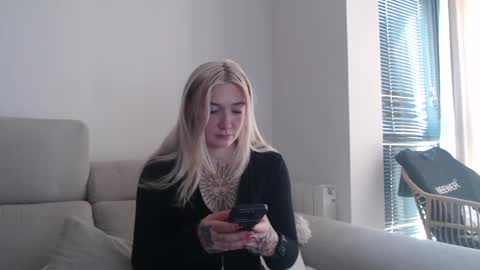 tattoobbgirl online show from 10.15.25