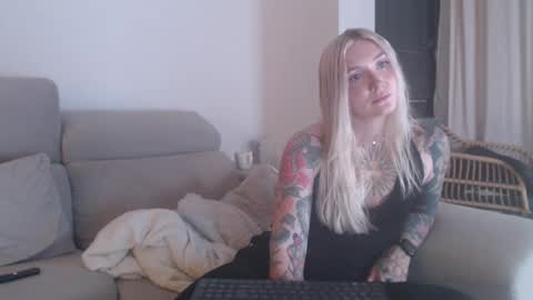 tattoobbgirl online show from 11.15.25