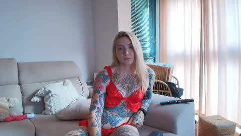 Snapshot of tattoobbgirl chatting on 04.29.26 tattoobbgirl online show from 04.29.26