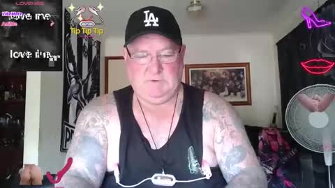 Snapshot of tattzsexy chatting on 02.18.26 tattzsexy online show from 02.18.26