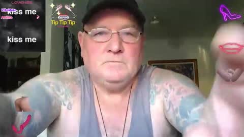 Snapshot of tattzsexy chatting on 02.18.26 tattzsexy online show from 02.18.26