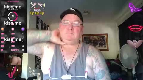 Snapshot of tattzsexy chatting on 02.19.26 tattzsexy online show from 02.19.26