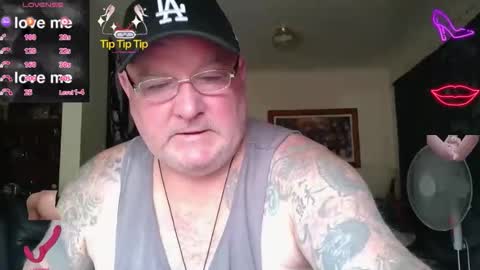 Snapshot of tattzsexy chatting on 02.20.26 tattzsexy online show from 02.20.26