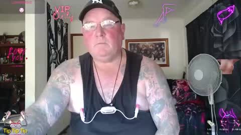 Snapshot of tattzsexy chatting on 04.29.26 tattzsexy online show from 04.29.26