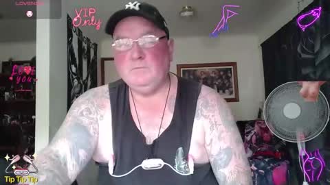 Snapshot of tattzsexy chatting on 05.05.26 tattzsexy online show from 05.05.26
