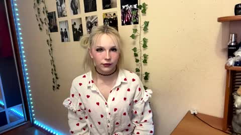 Lily online show from 03.15.26