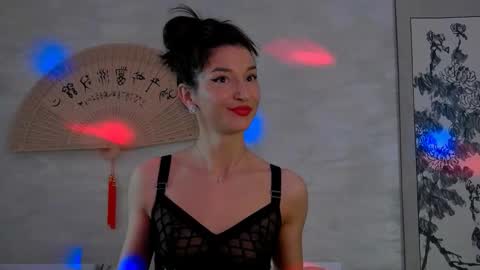 TayaKayan online show from 04.04.26