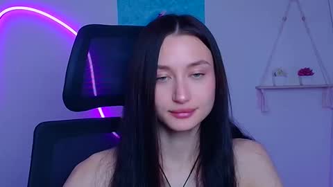 Snapshot of tayavibe chatting on 04.23.26 Taya online show from 04.23.26