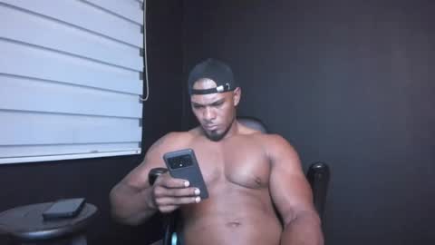 Snapshot of tayler_waka chatting on 01.29.25 Tyler online show from 01.29.25