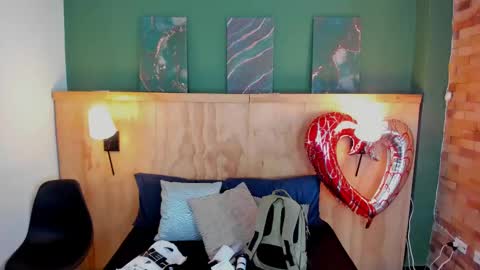 Taylor Bennet online show from 02.23.25